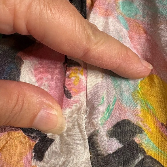 GUC AMUR- Drew Gown in Brushstroke Floral. Size 10 - Picture 13 of 16